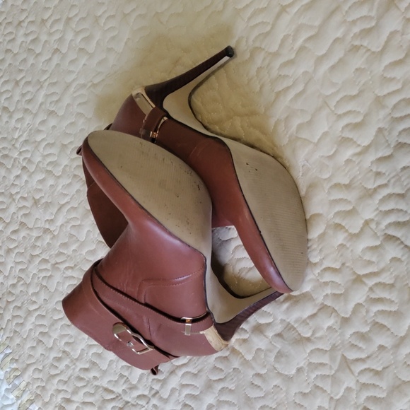 Marc Fisher brown ankle boots. - Picture 4 of 5